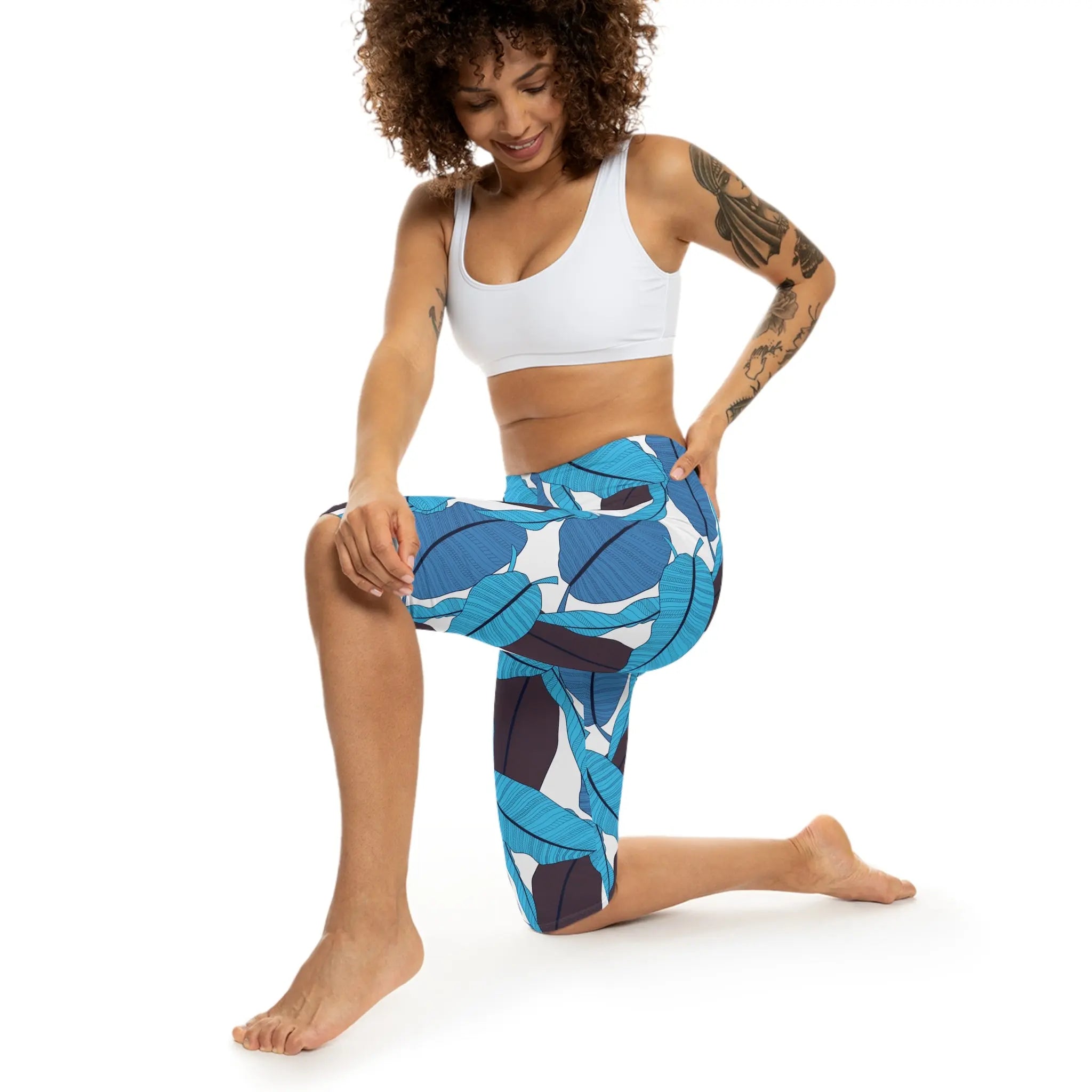 AOP Women Botanical Elegance Capri Leggings Whozbrand