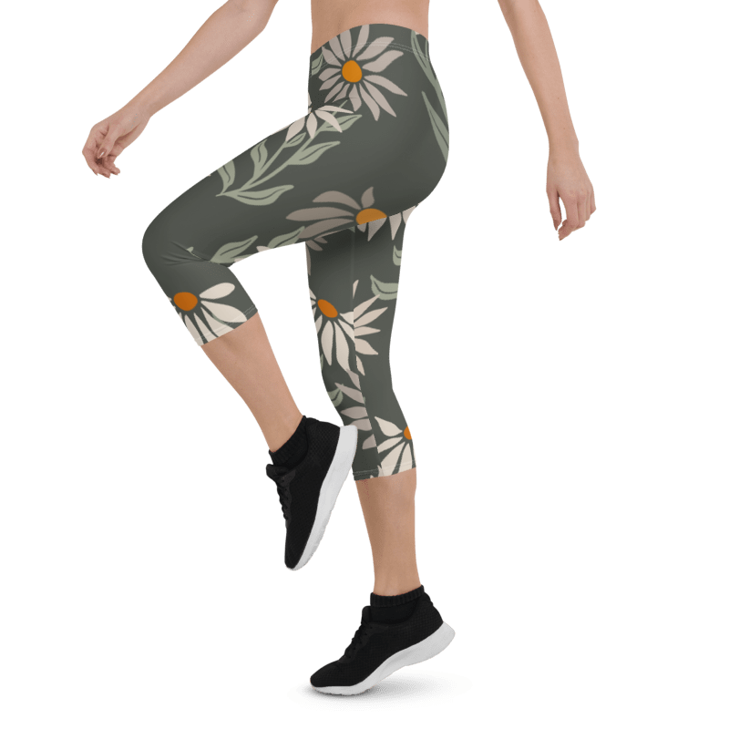 AOP Women DaisyPrint Capri Leggings Whozbrand